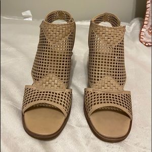 Vince Camuto sandals never worn